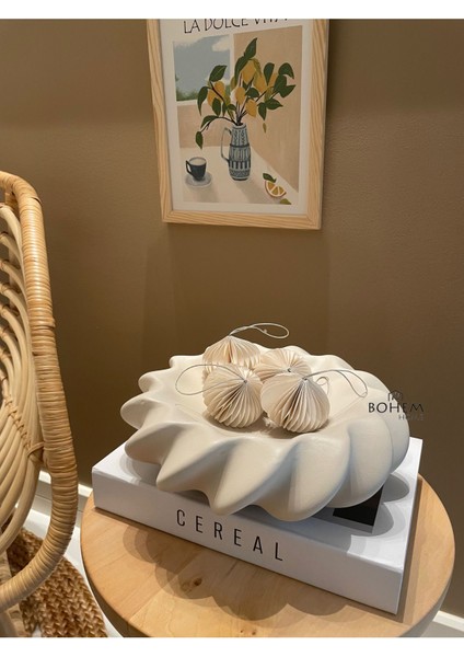 Bej Seramik Dekoratif Dönence Tabak, Şık ve Estetik Ev Dekorasyonu Için Ideal Seçenek. fırsatları