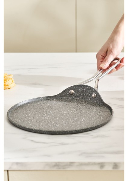 24 cm Gri Biogranit Krep Tava ile Sağlıklı ve Pratik Pişirme Keyfi fiyatları