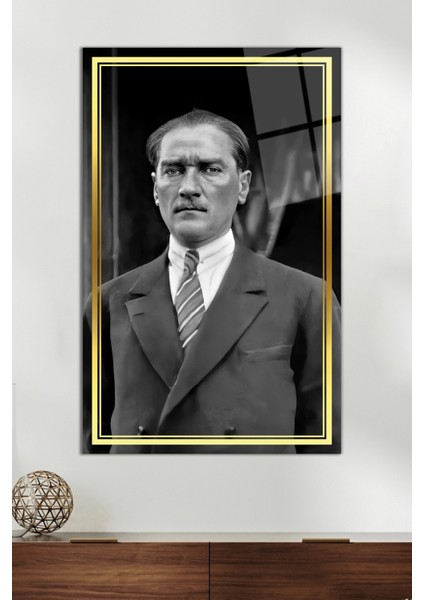 Gold Şeritli Gri Takım Elbiseli Atatürk Cam Tablo, Ev Ofis Dekoru Hediyelik Duvar Dekorasyonu