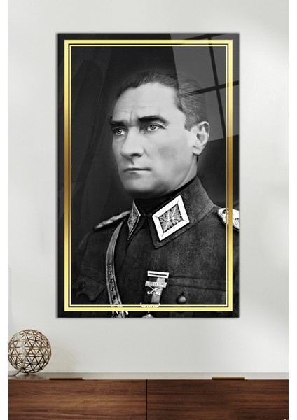 Gold Şeritli Siyah Beyaz Üniformalı Atatürk Cam Tablo, Ev Ofis Dekoru Hediyelik Duvar Dekorasyonu