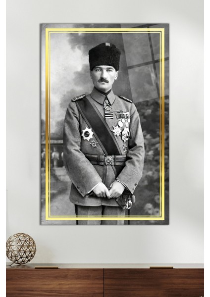 Gold Şeritli Üniformalı ve Madalyalı Atatürk Cam Tablo, Ev Ofis Dekoru Hediyelik Duvar Dekorasyonu