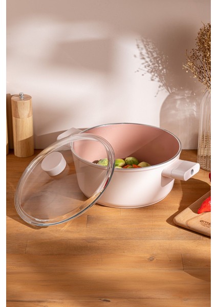 Pembe 20 cm Derin Tencere, Şık ve Dayanıklı Mutfak Gereci