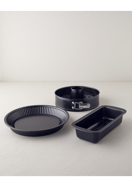 4'lü Kek Kalıbı Seti, Karbon Çelik, Klasik, Siyah, Dayanıklı ve Şık Tasarım