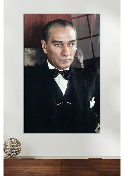 Takım Elbise Papyonlu Atatürk Cam Tablo, Ev Ofis Dekoru, Hediyelik Duvar Dekorasyonu, Kırılmaz Cam