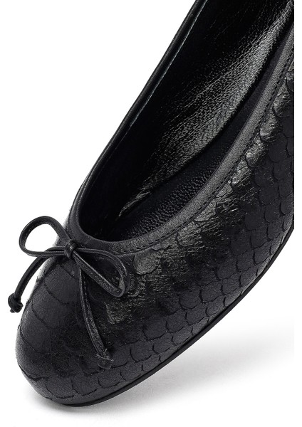 Kadın Siyah Desenli Deri Babet 25AFD120840