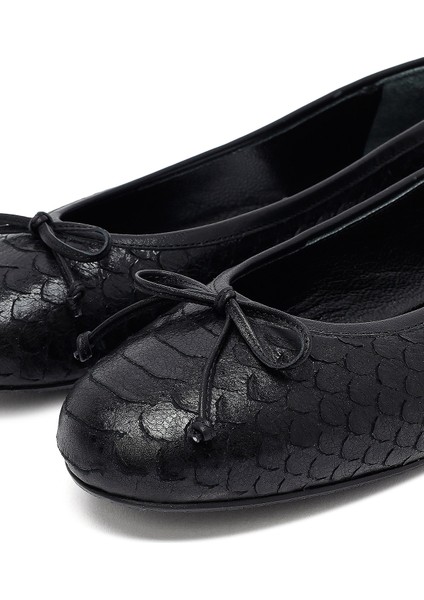 Kadın Siyah Desenli Deri Babet 25AFD120840