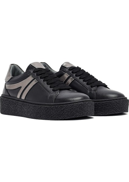 Kadın Siyah Bağcıklı Kalın Tabanlı Deri Sneaker 25AFD511118 modelleri