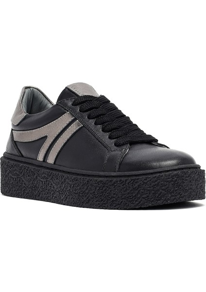 Kadın Siyah Bağcıklı Kalın Tabanlı Deri Sneaker 25AFD511118