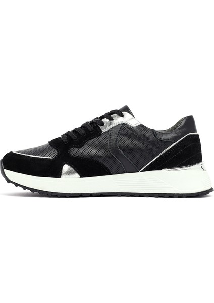 Kadın Siyah Bağcıklı Kalın Tabanlı Deri Sneaker 25AFD370714 fiyatları