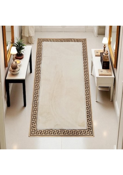 Altın Bordürlü Beyaz Peluş Halı – El Yapımı Yumuşak ve Şık Salon Halısı