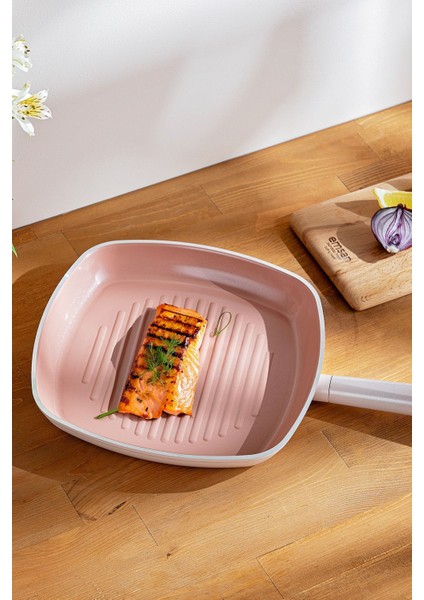 Pembe Kare Tava 28 cm – Dayanıklı ve Şık Mutfak Gereci fiyatları