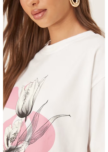 Trend Kadın Tişört - %100 Pamuk Paris Çiçek Baskılı Oversize Beyaz fiyatları