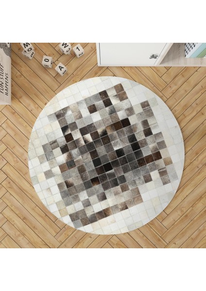 Gri Patchwork Yuvarlak Dana Derisi Halı – El Yapımı Doğal ve Modern Salon Halısı