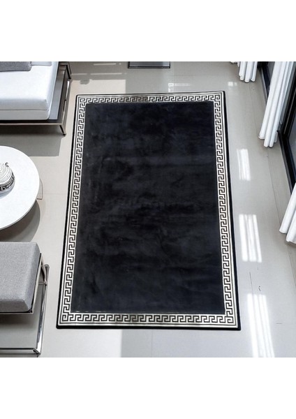 Gümüş Bordürlü Siyah Peluş Halı – El Yapımı Yumuşak ve Şık Salon Halısı