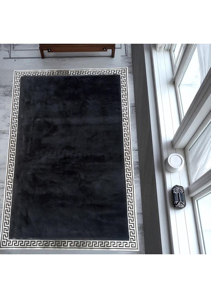 Gümüş Bordürlü Siyah Peluş Halı – El Yapımı Yumuşak ve Şık Salon Halısı fiyatları