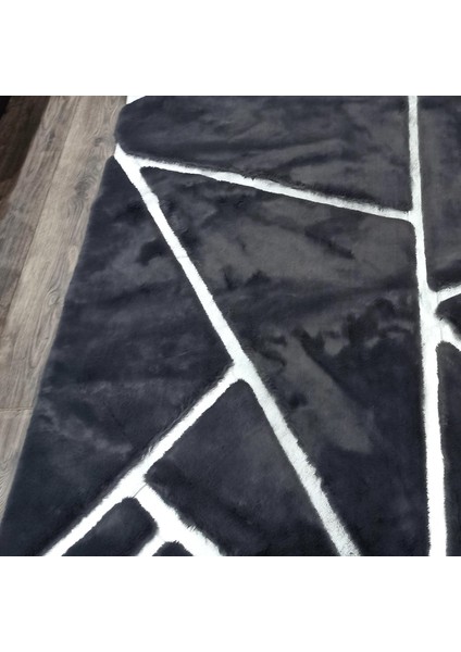 Gümüş Detaylı Siyah Peluş Halı - Şık Oturma Odası Halısı fiyatları