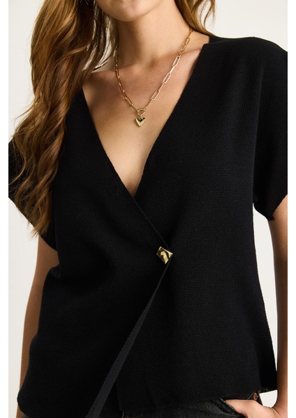 Kadın Gold Düğme Detaylı Kruvaze V Yaka Triko Bluz