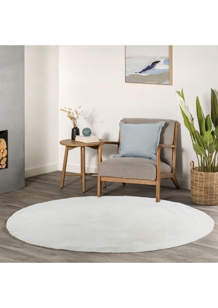 Beyaz Yuvarlak Peluş Halı – Yumuşak Dokulu Kaymaz Tabanlı Dekoratif Halı modelleri