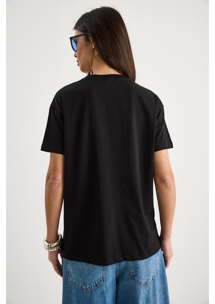 Çiçek Taş Aksesuarlı Kısa Kollu Bisiklet Yaka T-Shirt