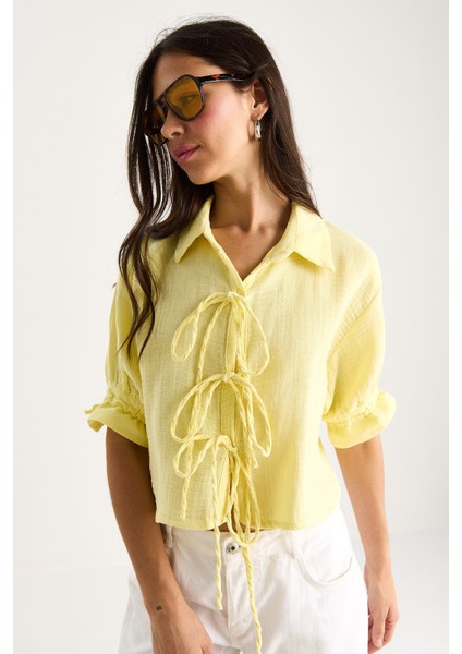 Kadın Bağlama Detaylı Kolları Büzgülü Müslin Crop Gömlek indirimleri