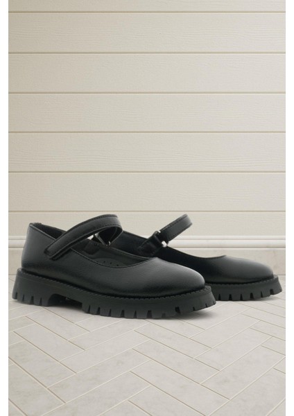 Siyah Kırışık Rugan Cırtlı Kalın Tabanlı Kız Çocuk Okul Ayakkabısı