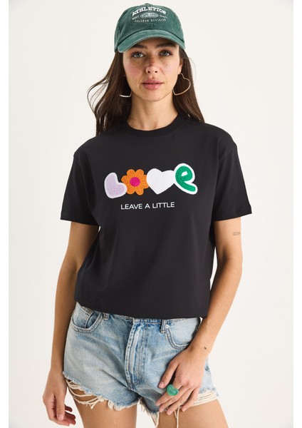 Kadın Love Aksesuarlı Normal Kalıp Pamuklu T-Shirt modelleri