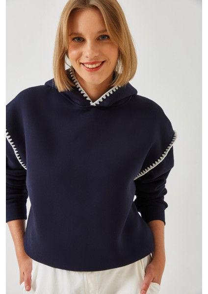 Kadın Kapişonlu Dantel Detaylı Sweatshirt