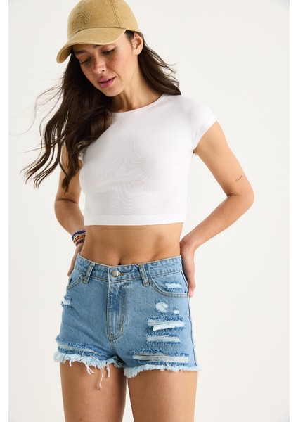 Kadın Cep Detaylı Püsküllü Yırtık Denim Şort