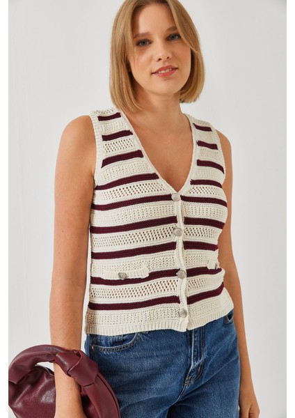 Kadın V Yaka Üç Düğmeli Çizgili Triko Yelek