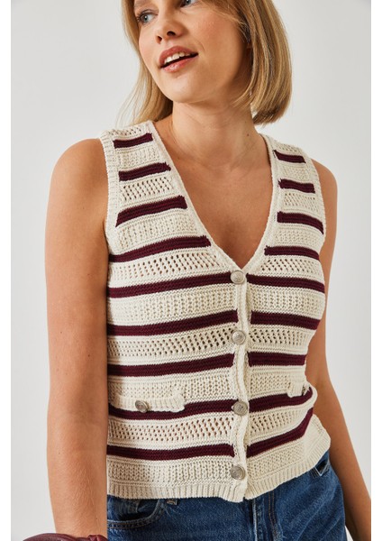 Kadın V Yaka Üç Düğmeli Çizgili Triko Yelek fiyatları