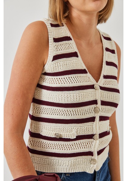 Kadın V Yaka Üç Düğmeli Çizgili Triko Yelek fırsatları