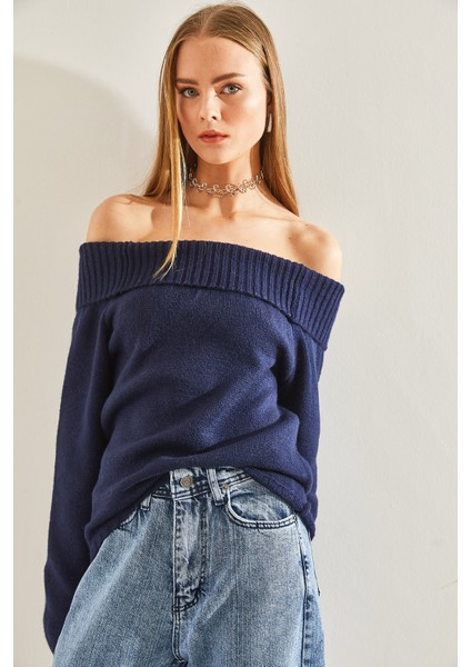 Kadın Madonna Yaka Triko Kazak