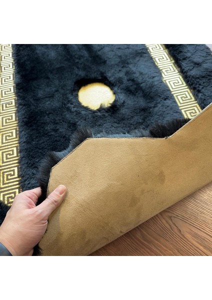 Siyah ve Altın Rengi Modern Desenli Peluş Halı, Şık Salon ve Ofis Halısı modelleri