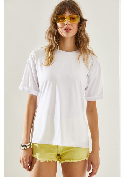 Kadın Yandan Yırtmaçlı Kol Katlama Detaylı Bisiklet Yaka Kısa Kollu Basic T-Shirt fiyatları