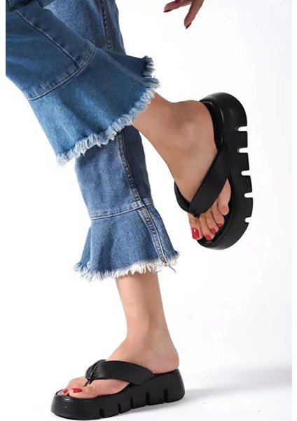 Kadın Tokyo Siyah Kalın Tabanlı Parmak Arası Terlik modelleri