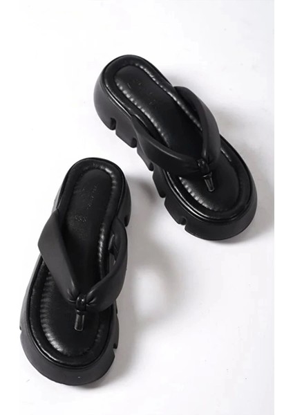 Kadın Tokyo Siyah Kalın Tabanlı Parmak Arası Terlik fırsatları