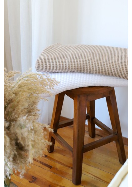 Yumuşak Bej Pike, 190X220 Cm, Pamuk Dokusu, Rahat ve Şık Yatak Örtüsü modelleri