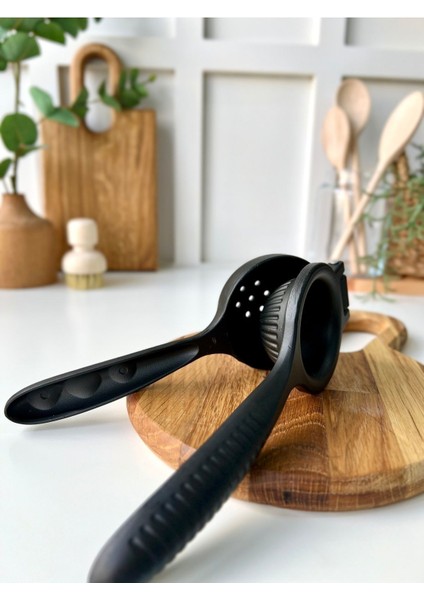 Döküm Narenciye Sıkacak, Portakal ve Limon Için Dayanıklı ve Şık Tasarım