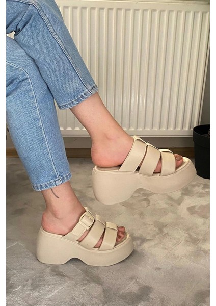 Kadın Bonti Bej Üç Biyeli Toka Detaylı Kalın Taban Ortopedik Sandalet K-3030 fırsatları