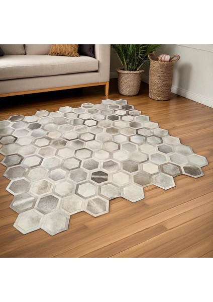 Doğal Gri Bej Dana Derisi Patchwork Halı – El Yapımı Hakiki Deri Şık ve Dekoratif Salon Halısı modelleri