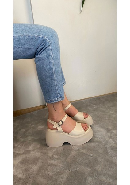 Kadın Dante Bej Tek Bantlı Kalın Taban Ortopedik Sandalet K-3010 fiyatları