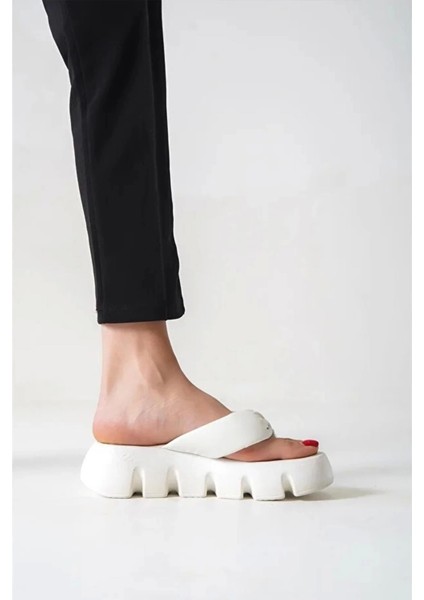 Kadın Tokyo Beyaz Kalın Tabanlı Parmak Arası Terlik fiyatları