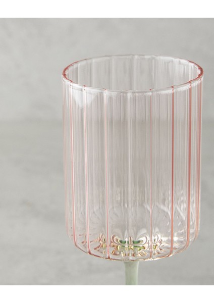Pembe ve Yeşil 250 ml Parlak Kadeh, Şık ve Zarif Tasarım (Son Kullanma Tarihi: 4.08.2025) modelleri