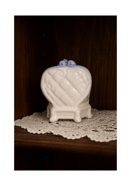 Hollanda Blue Blanc Tekniğiyle Porselen El Boyama Kız Çocuğu Biblo fiyatları