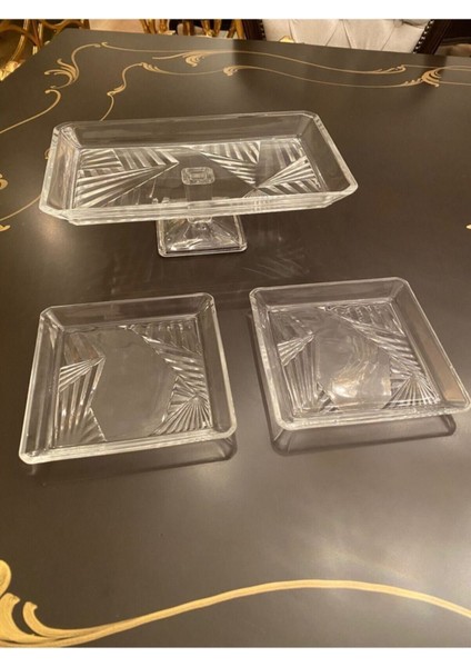 Kırmızı Madlen Crystallin 3'lü Servis Tabakları Seti, Şıklık ve Kaliteyi Bir Arada Sunar. fırsatları