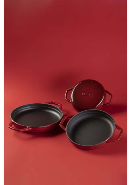 Kırmızı 22CM Çift Kulplu Döküm Sahan Tava, Dayanıklı ve Şık Mutfak Gereci