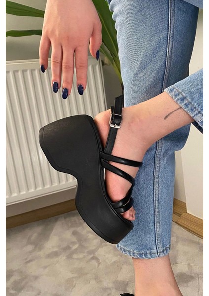 Kadın Anita Siyah Biyeli Kalın Taban Ortopedik Sandalet K-3020 modelleri