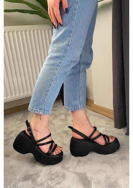 Kadın Anita Siyah Biyeli Kalın Taban Ortopedik Sandalet K-3020 fırsatları