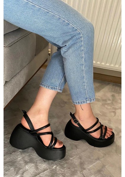 Kadın Anita Siyah Biyeli Kalın Taban Ortopedik Sandalet K-3020 indirimleri