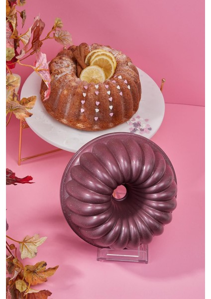 Döküm Kek Kalıbı Vişne Renkli, Sağlam ve Şık Tasarım